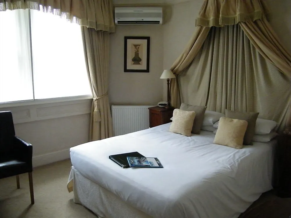 Oldfields House Bed & Breakfast Bath 4*,