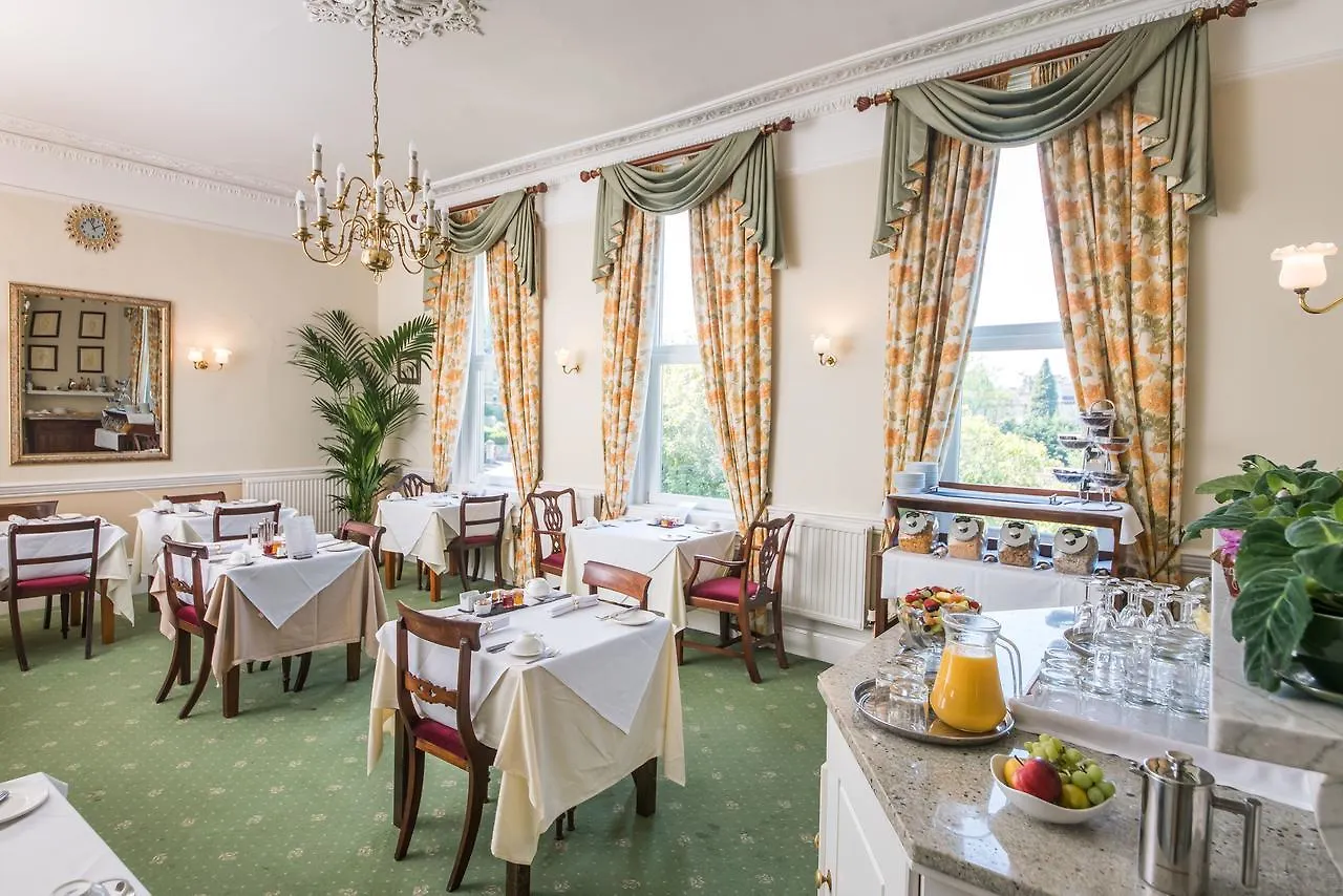 Oldfields House Bed & Breakfast Bath 4*,