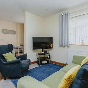From 1 King Size Bed Near Hospital & Tennis Apartment
