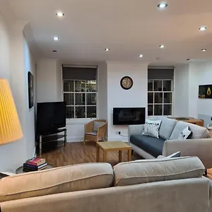 4 New Assembly Close - Royal Mile Apartment