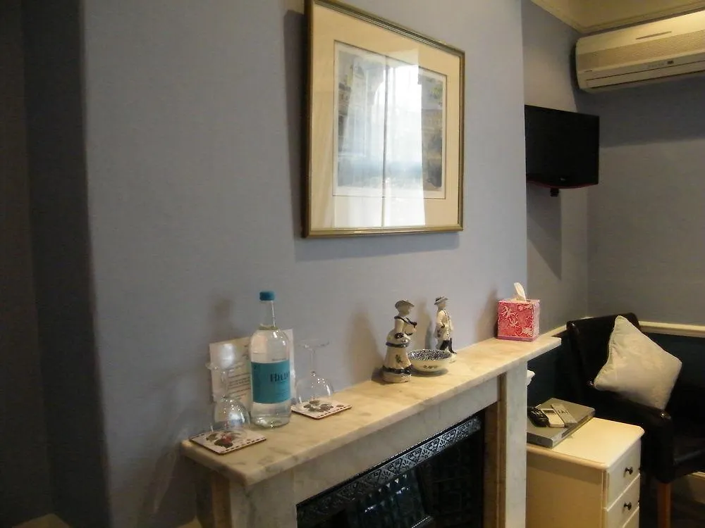 Bed and Breakfast Oldfields House Bath 4*,